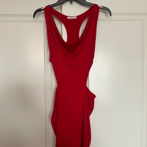 Chic Backless Red Dress - Picture 1 of 2